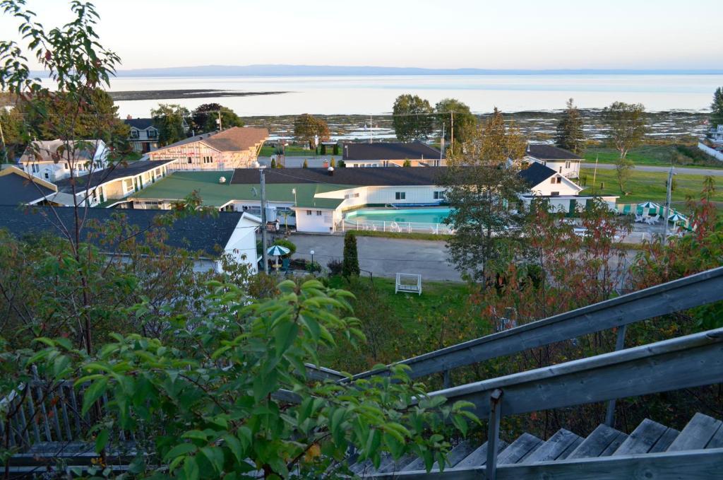 Hotel-Motel Les Voitures D'Eau L'Isle-aux-Coudres Luaran gambar